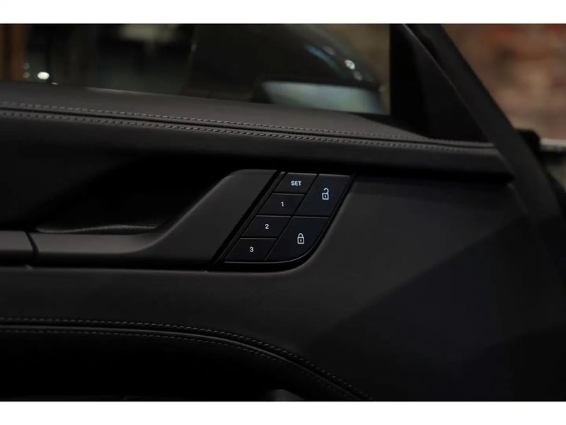 Porsche 911 • 2023 • 6,000 km 8