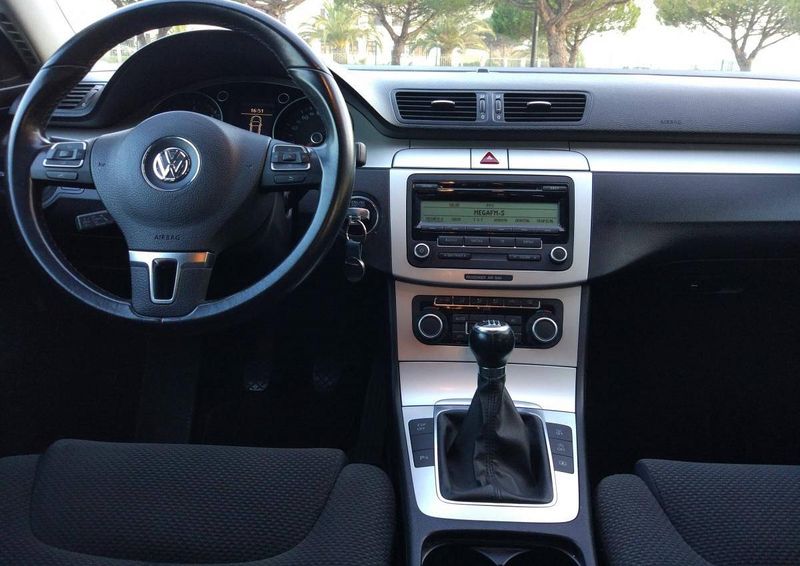 Volkswagen Passat • 2010 • 109,000 km 6