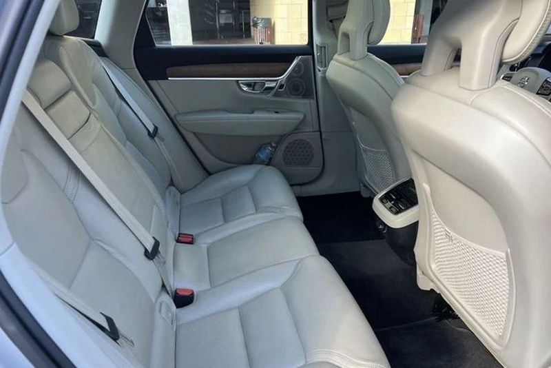 Volvo V90 Cross Country • 2019 • 145,000 km 8