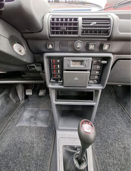 Peugeot 205 • 1988 • 60,000 km 6