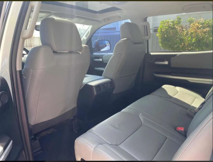 Toyota Tundra • 2016 • 93,000 km 6