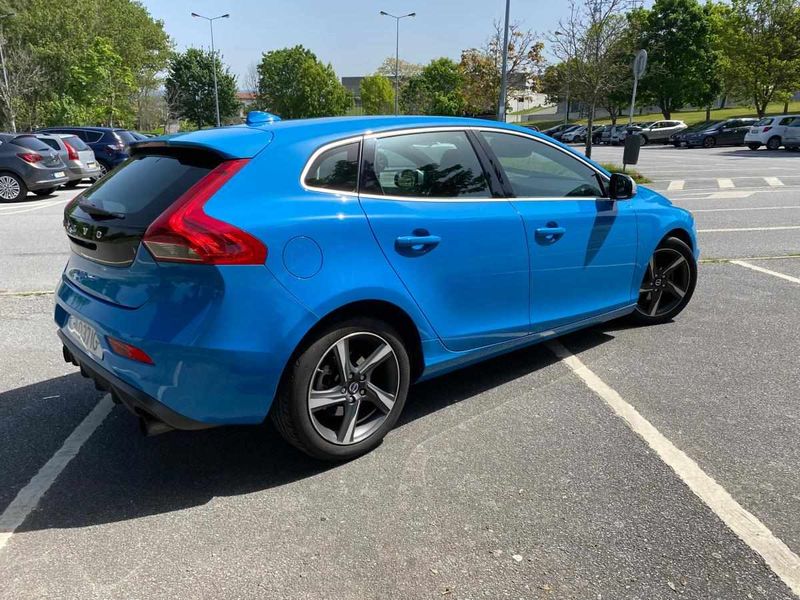 Volvo V40 • 2014 • 145,000 km 1