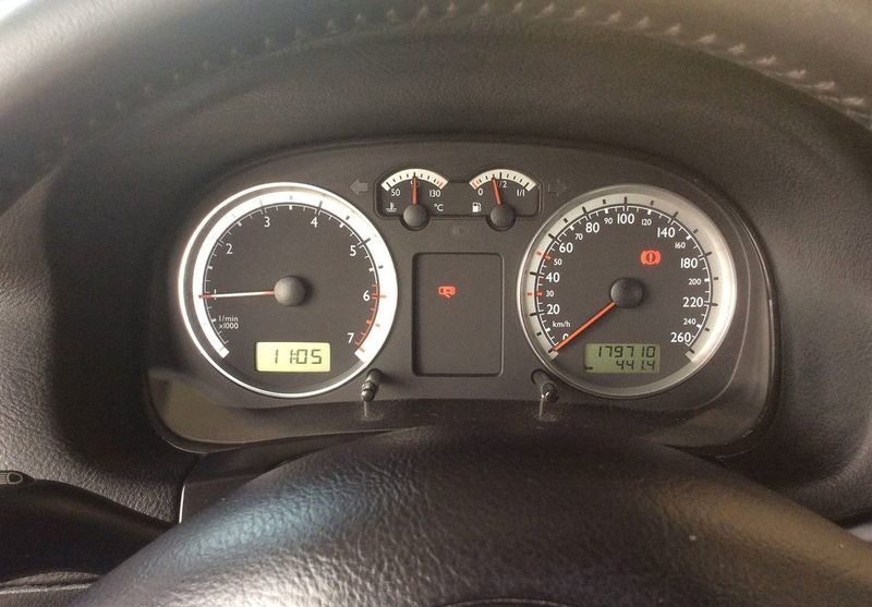 Volkswagen Golf • 2003 • 179,999 km 6