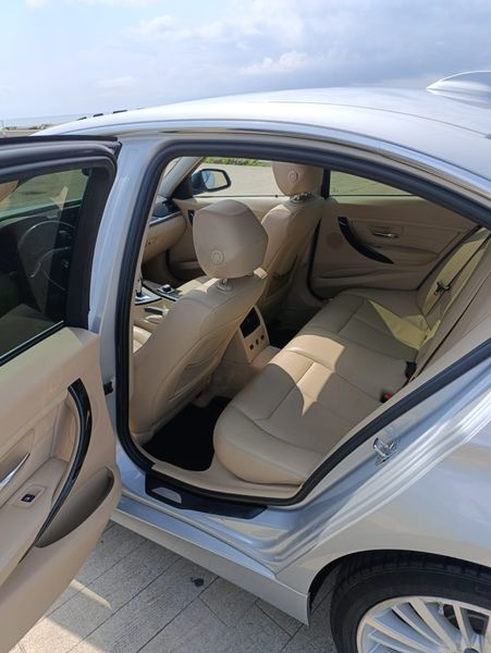 BMW 328i • 2012 • 209,000 km 8