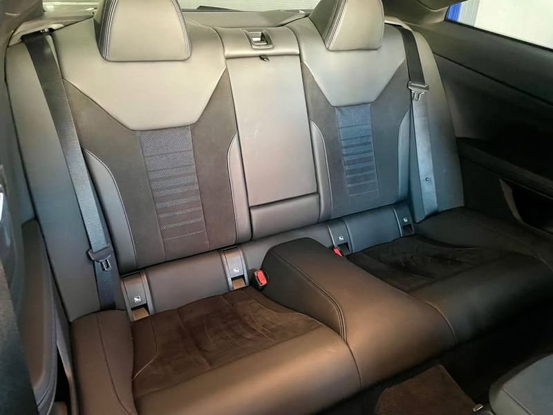 BMW 4 Series • 2021 • 185,000 km 4