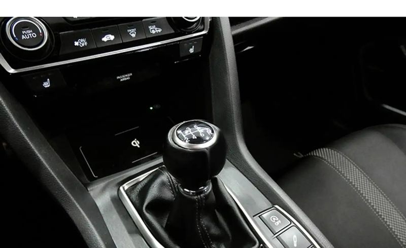 Honda Civic • 2020 • 86,407 km 5