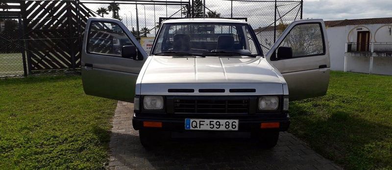 Nissan Pickup • 1989 • 250,000 km 1