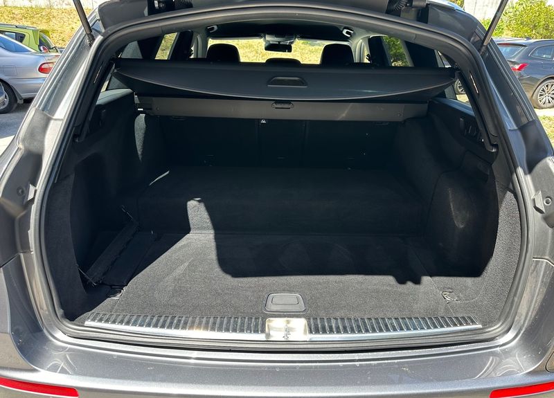 Mercedes-Benz E-Class • 2021 • 180,000 km 10