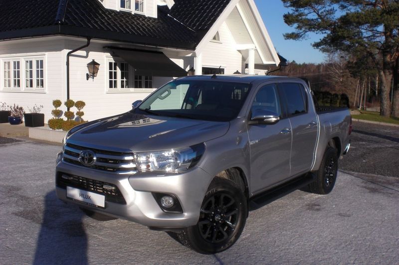 Toyota Hilux • 2017 • 124,500 km 1