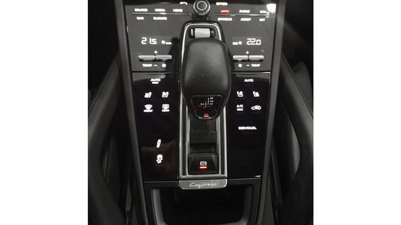 Porsche Cayenne • 2023 • 74,513 km 7