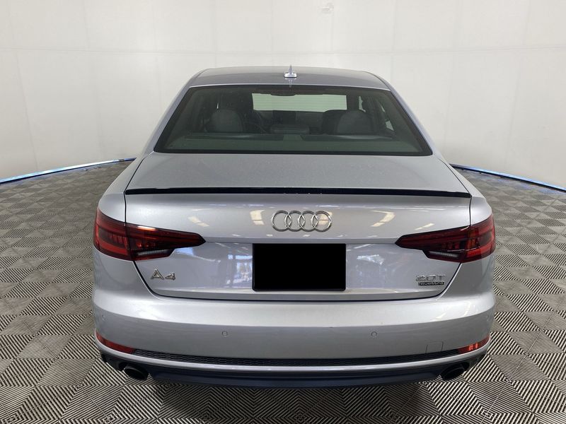 Audi A4 • 2018 • 32,033 km 5