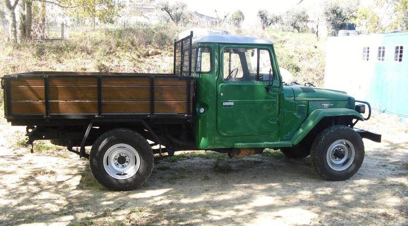 Toyota Land Cruiser • 1982 • 335,000 km 2