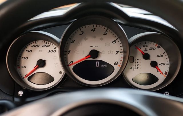 Porsche Cayman • 2009 • 129,000 km 21