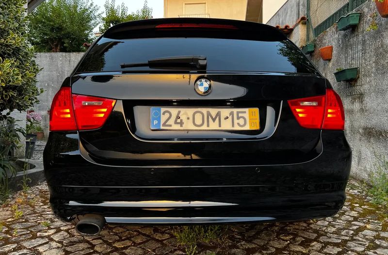 BMW 3 Series • 2011 • 196,500 km 2