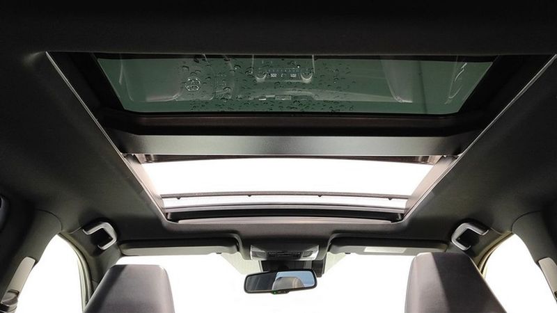 Toyota RAV4 • 2020 • 72,681 km 6