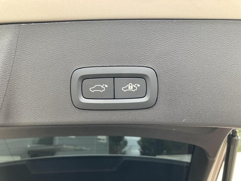 Volvo XC40 • 2024 • 45,624 km 10