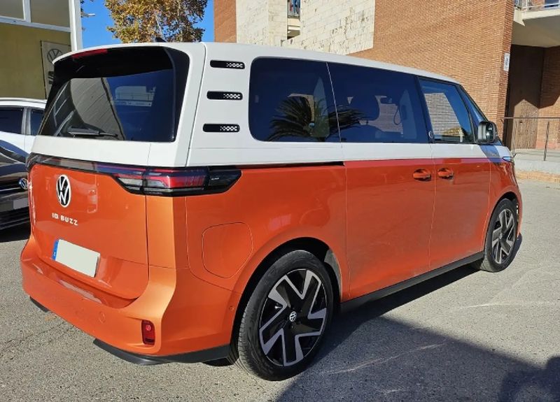 Volkswagen Caravelle • 2023 • 14,000 km 4