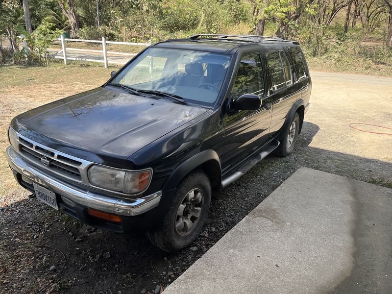 Nissan Pathfinder • 1997 • 145,000 mi 14