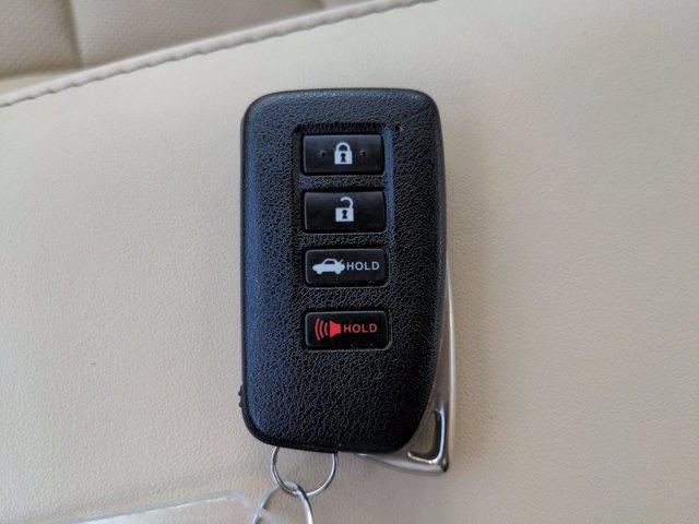 Lexus IS • 2014 • 80 km 9