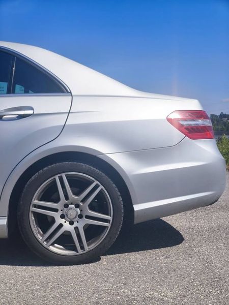 Mercedes-Benz E-320 • 2010 • 120,000 km 4