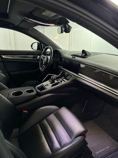 Porsche Panamera • 2018 • 98,000 km 4