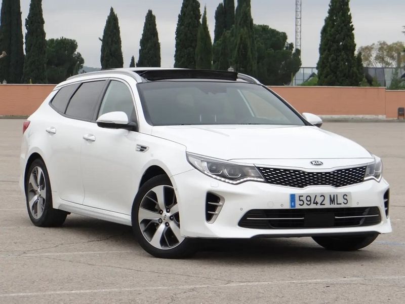 Kia Optima • 2017 • 69,900 km 14