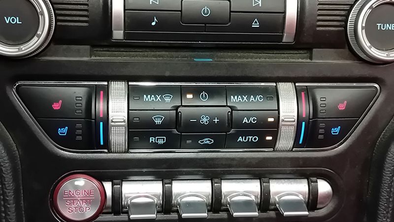 Ford Mustang • 2020 • 57,456 km 24