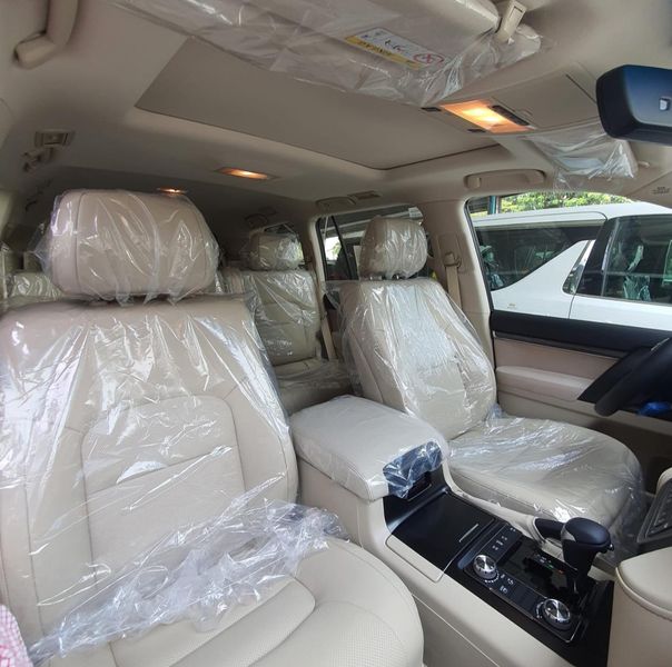 Toyota Land Cruiser • 2023 • 23,457 km 2