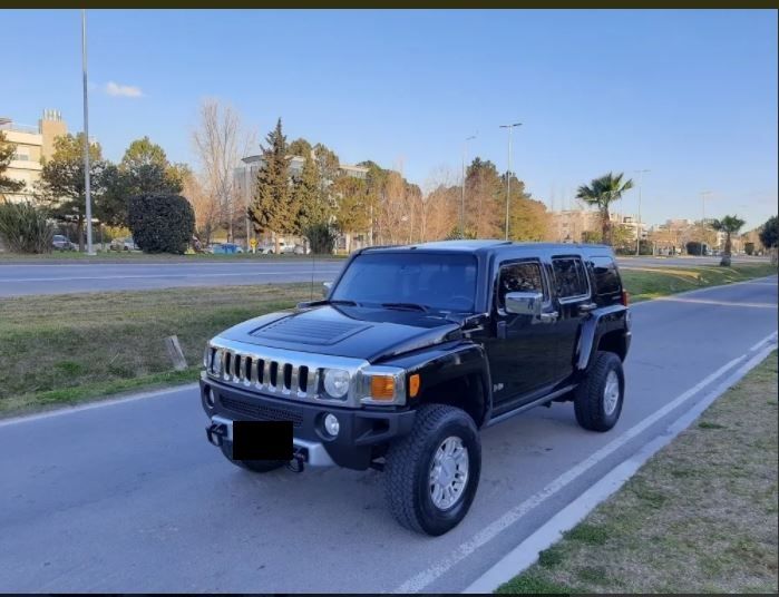 Hummer H3 • 2012 • 90,000 km 4
