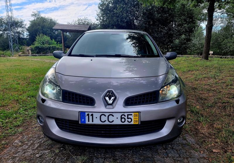 Renault Clio • 2006 • 179,000 km 2
