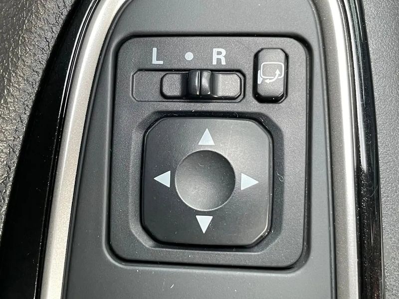 Mitsubishi Outlander • 2019 • 145,000 km 16