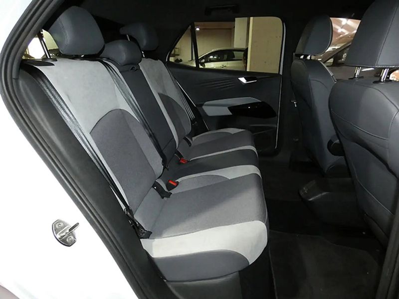 Volkswagen ID.4 • 2020 • 16,590 km 10