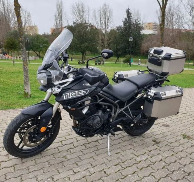 Triumph tiger 800 • 2020 • 6,800 km 1