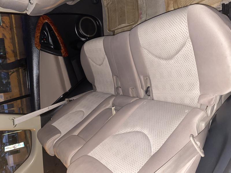 Toyota RAV4 • 2007 • 121,000 km 10