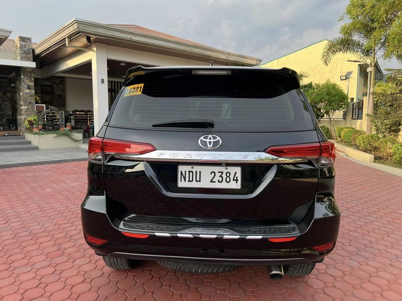 Toyota Fortuner • 2016 • 52 km 6
