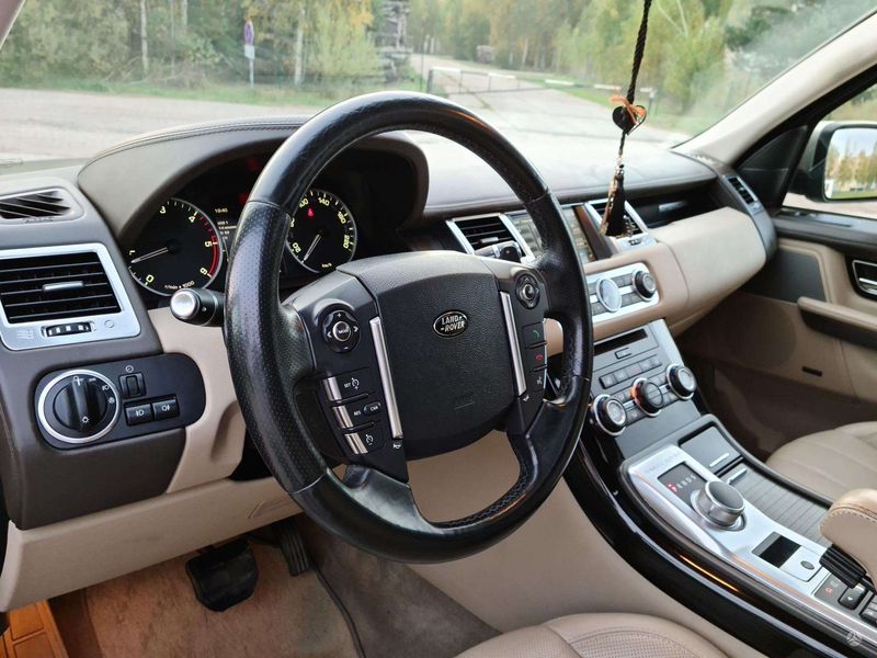 Land Rover Range Rover Sport • 2013 • 220,000 km 12