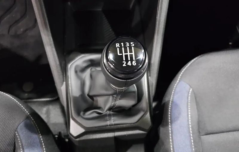 Dacia Duster • 2025 • 1,685 km 5