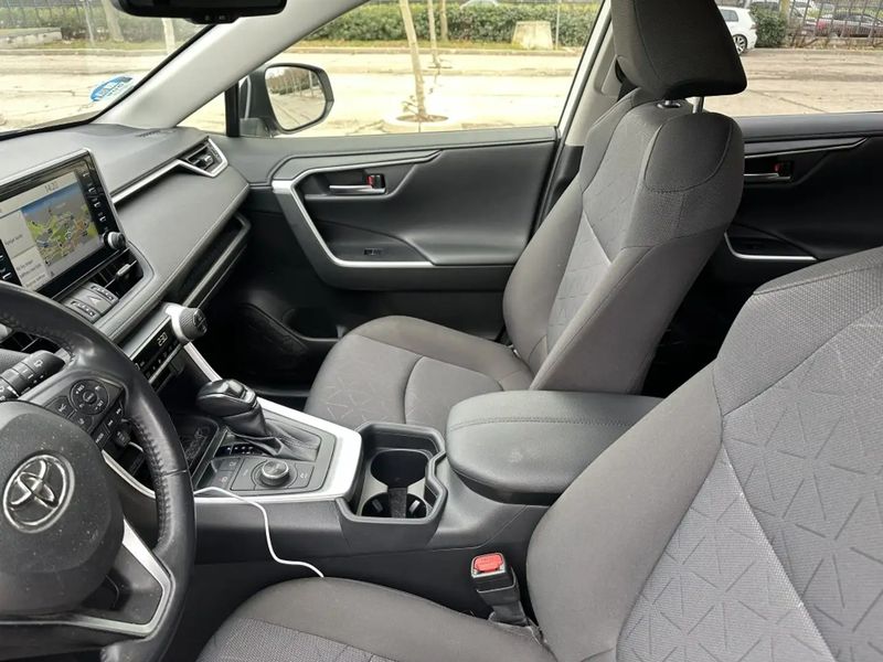 Toyota RAV4 • 2020 • 139,000 km 9