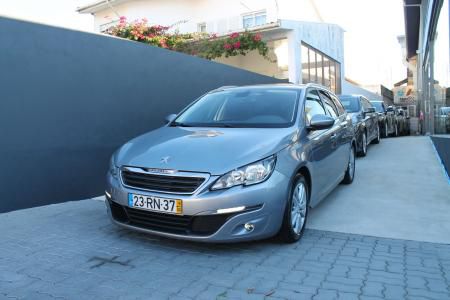 Peugeot 308 • 2016 • 104,000 km 2