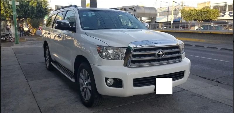 Toyota Sequoia • 2015 • 120,000 km 2