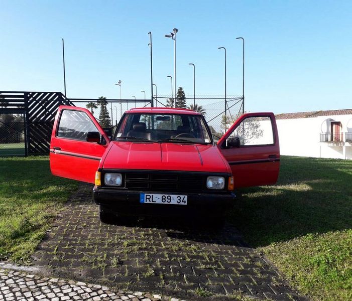 Nissan Pickup • 1990 • 250,000 km 1