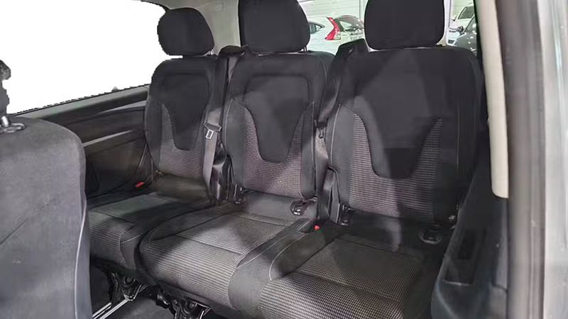 Mercedes-Benz 310 Van • 2019 • 134,431 km 12