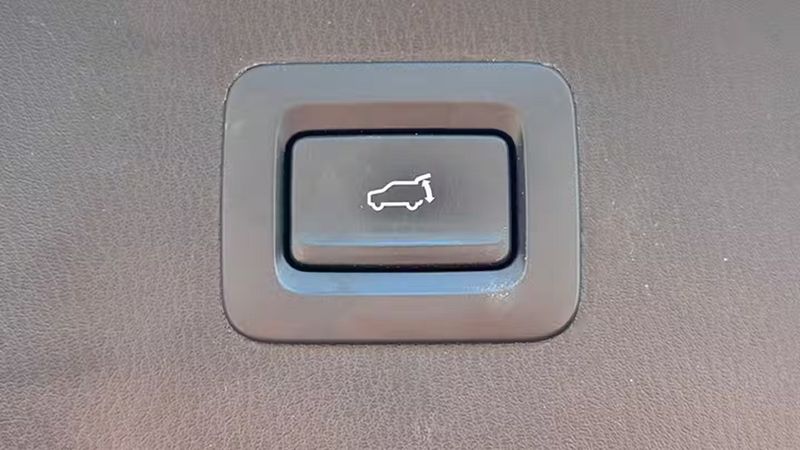 Mazda CX-5 • 2023 • 26,036 km 6