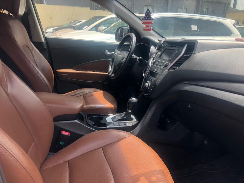 Hyundai Santa Fe • 2018 • 50,000 km 3