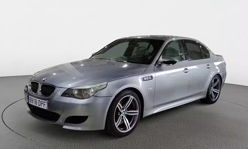 BMW M5 • 2005 • 128,313 km 9