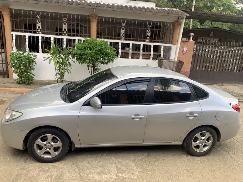 Hyundai Elantra • 2010 • 244,627 km 1