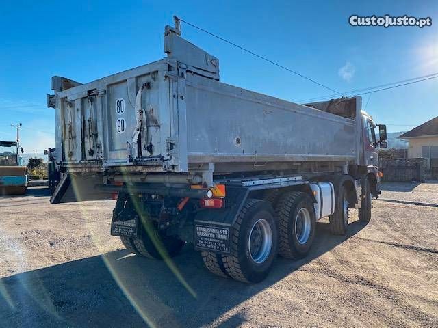 Volvo XC40 • 2001 • 250,000 km 3