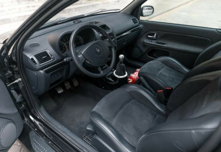 Renault Clio • 2006 • 82,500 km 6