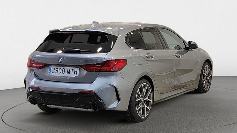 BMW 1 Series • 2024 • 3,264 km 5