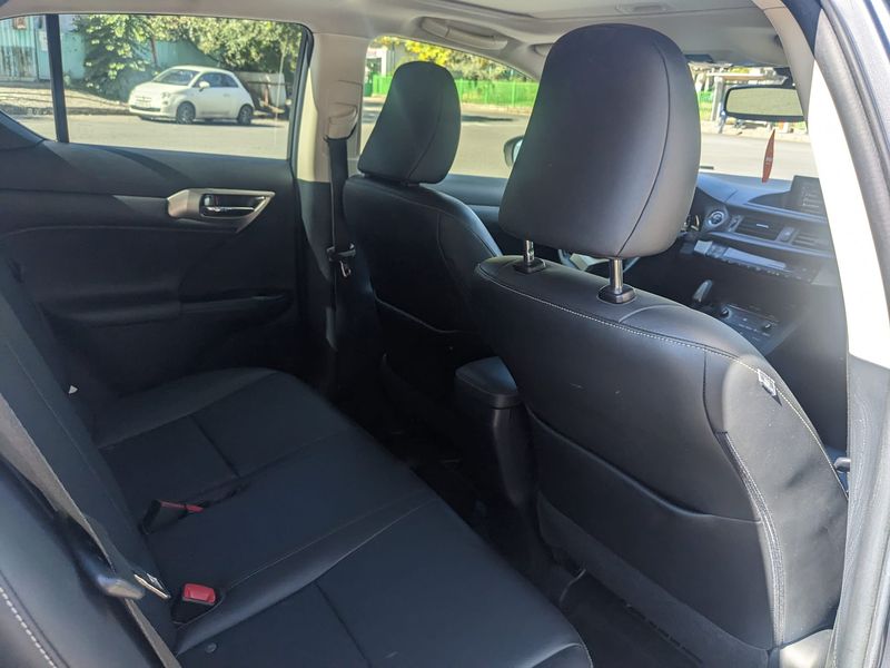 Lexus CT • 2015 • 112 mi 9